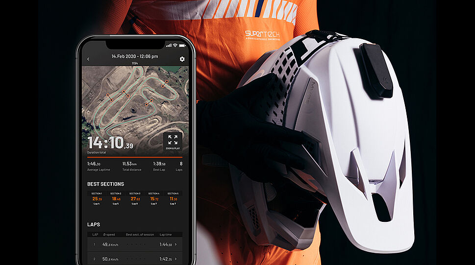 Motocrosshelm mit Crossbox-Sensor - Smartphone mit Crossbox-App