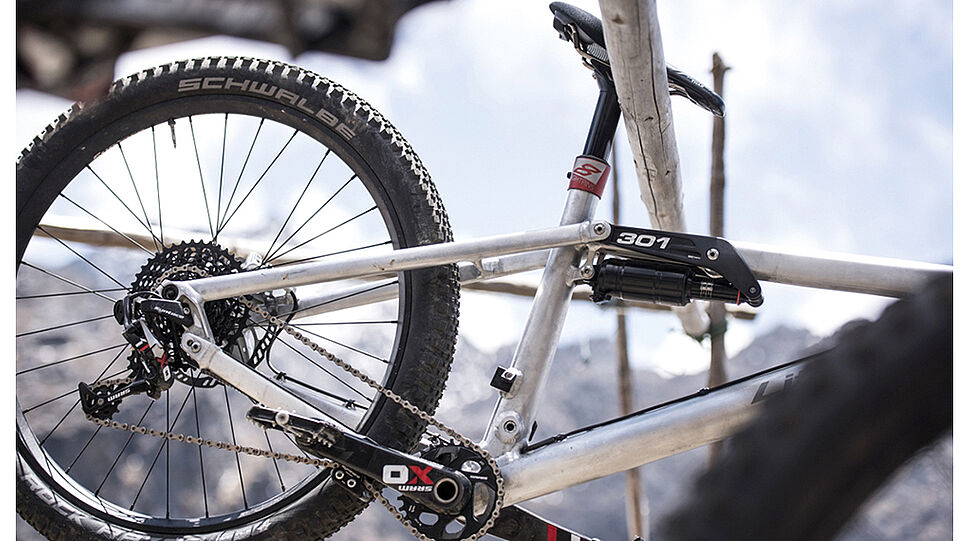 Moutainbike mit Eightpins-Teleskopsattelstütze 